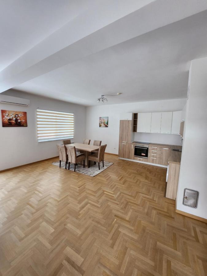 5 * Sarajevo