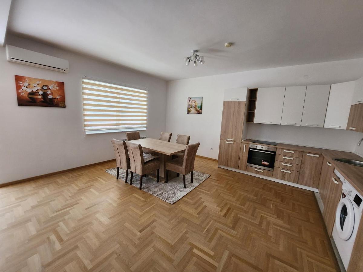 5 Villa *