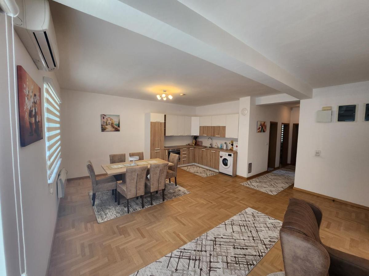 5 Villa *